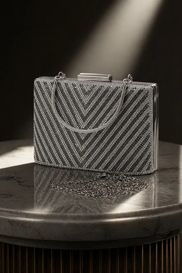 Stoned Silver Women's Evening Dress Handbag with Stone Detail and Chain Strap, Stylish Evening Event Clutch Model, Elegant